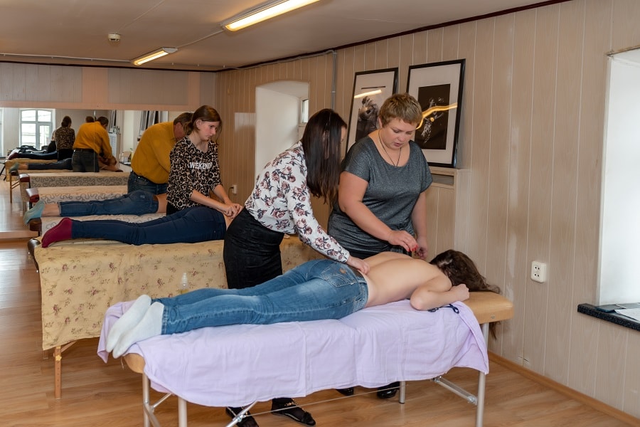 Стоимость обучения массажу в Нижнем Новгороде с сертификатом и без медицинского образования Каковы основные нюансы профессии массажиста?